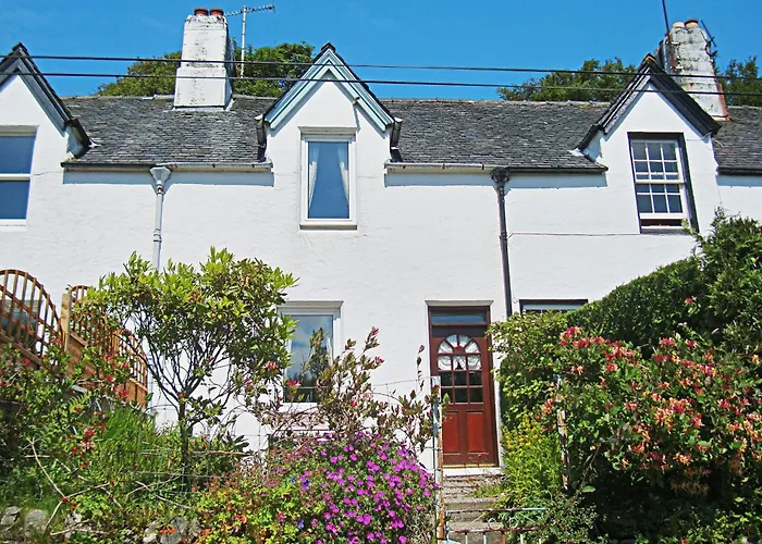 15 Cairnbaan Cottage